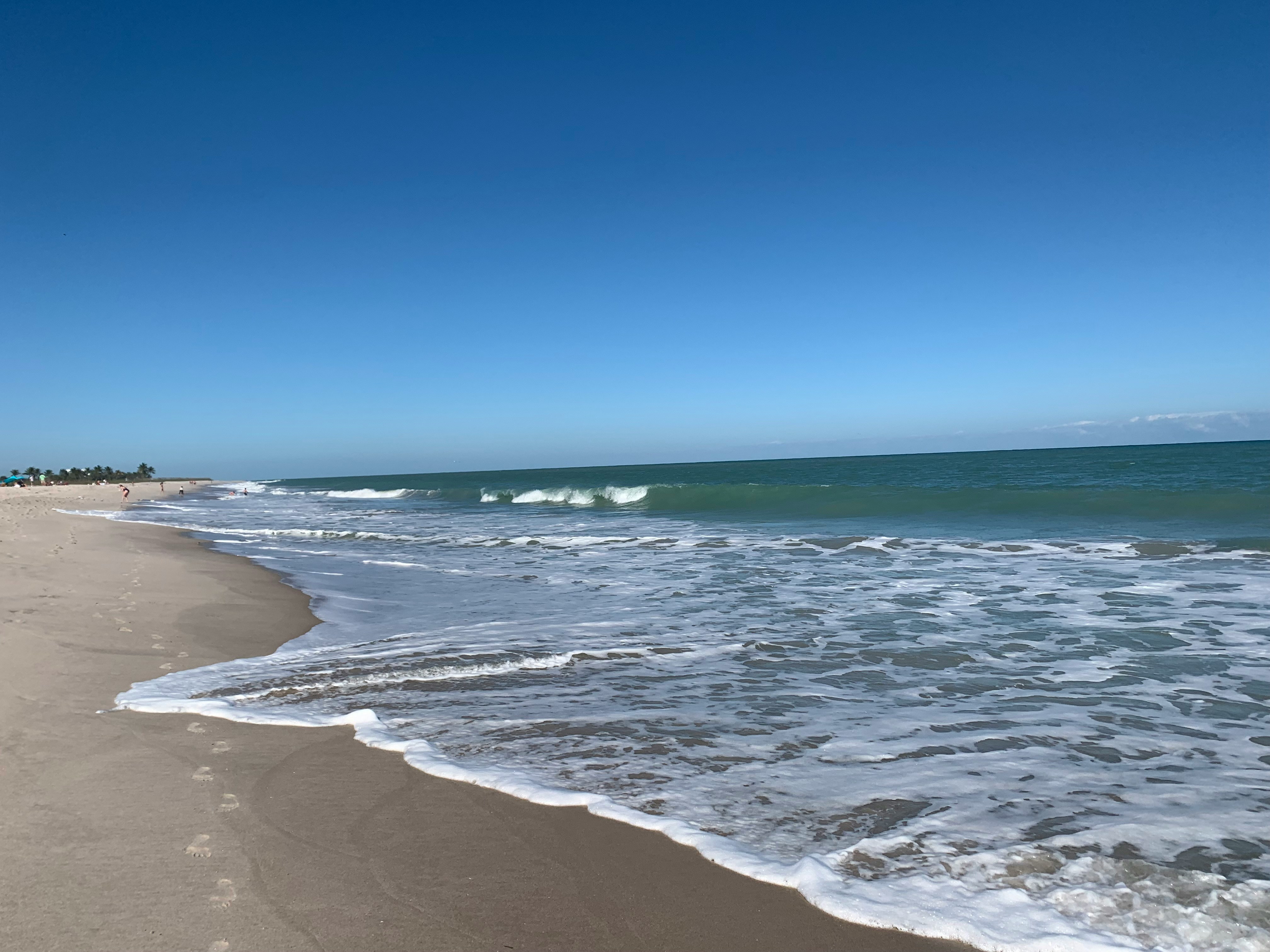 What Are the Best Florida Beach Towns for Luxury Condo Living?